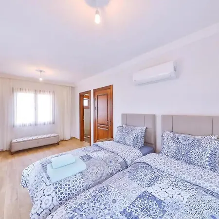 Daire çukurbağ köyünde 4 tane villa Kaş