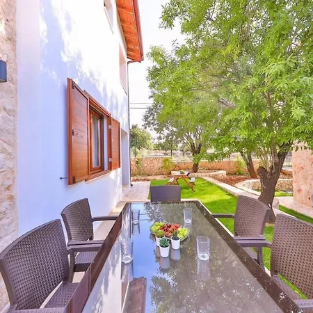 Daire çukurbağ köyünde 4 tane villa Kaş