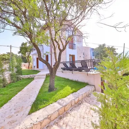 çukurbağ köyünde 4 tane villa Daire *