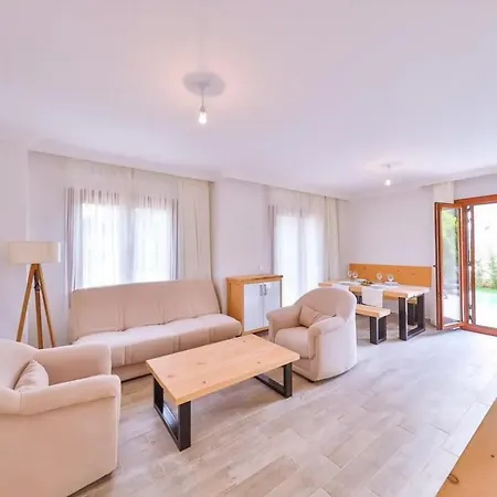 çukurbağ köyünde 4 tane villa Daire