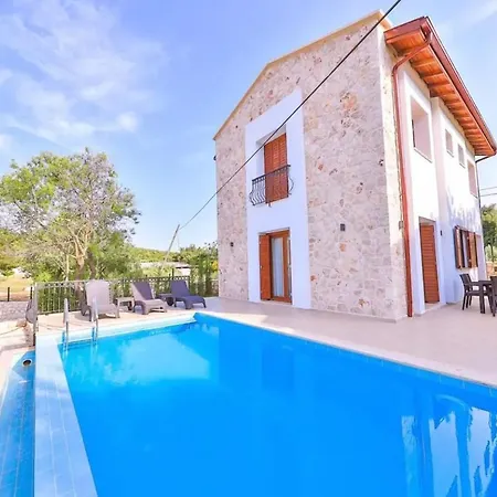 Daire çukurbağ köyünde 4 tane villa *