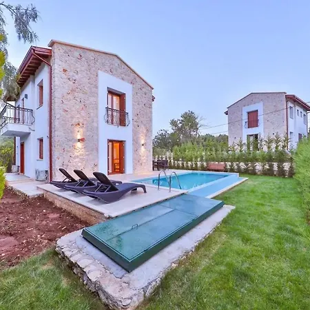 çukurbağ köyünde 4 tane villa Daire *