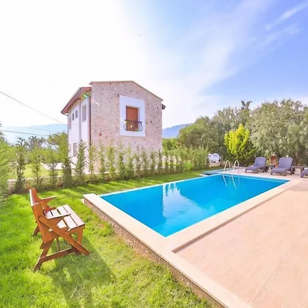 çukurbağ köyünde 4 tane villa Daire Kaş