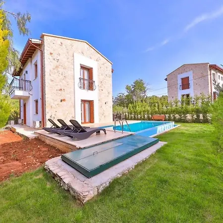 çukurbağ köyünde 4 tane villa Daire *